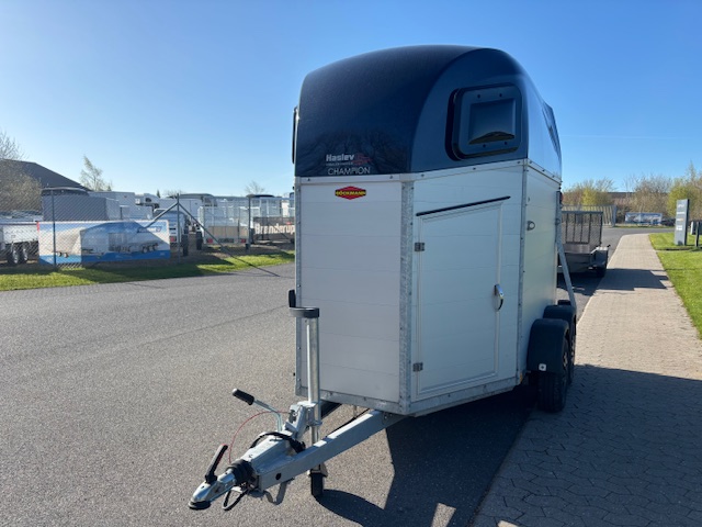 Hestetrailer til 2 heste m/sadeskab thumbnail 1